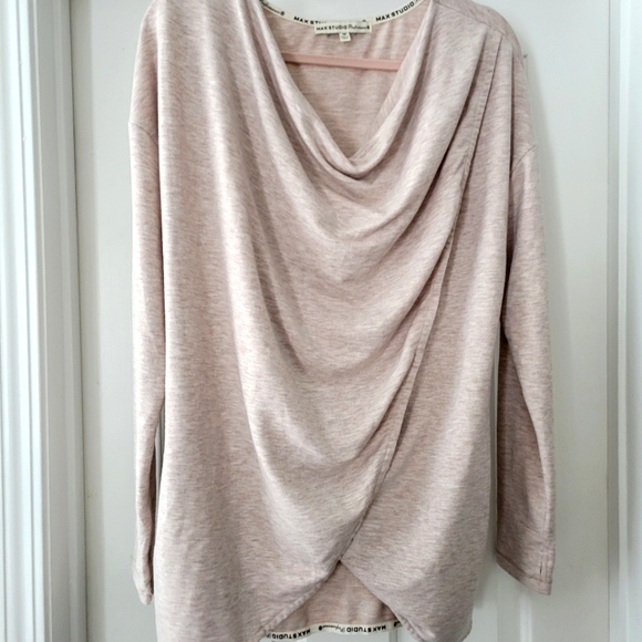 Max Studio Performance, M, Tan Sweater - Picture 1 of 2